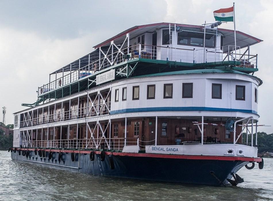RV Bengal Ganga cruise ship (Ganges River, India)