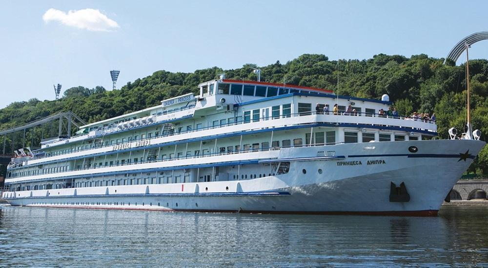 MS Lunnaya Sonata cruise ship (Russia, Volga River)