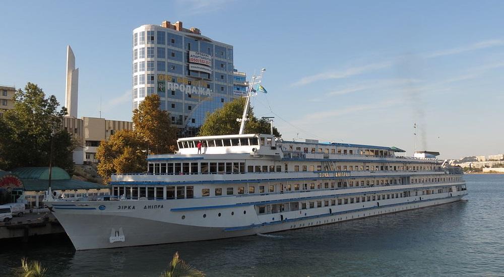 MS Lunnaya Sonata cruise ship (Russia, Volga River)