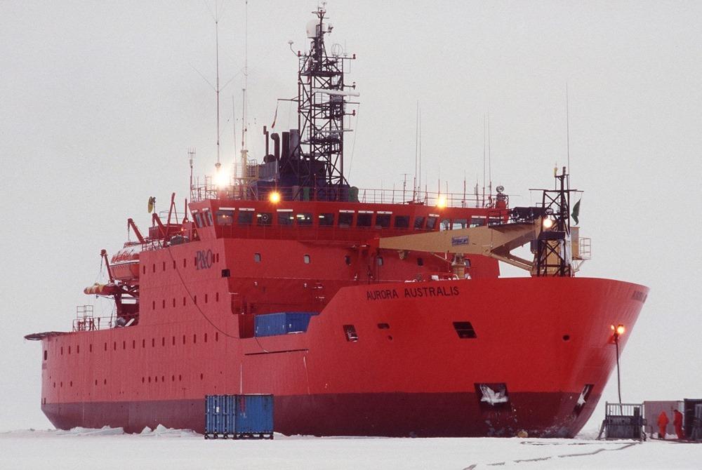 Aurora Australis icebreaker ship photo