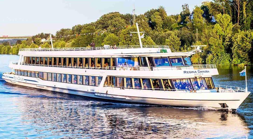 Flussschiff MS Regina Danubia cruise ship (Donauschiffahrt Wurm + Kock)