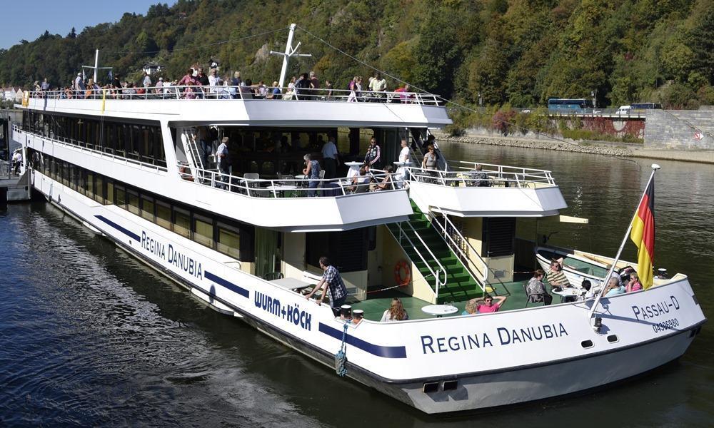 Flussschiff MS Regina Danubia cruise ship (Donauschiffahrt Wurm + Kock)