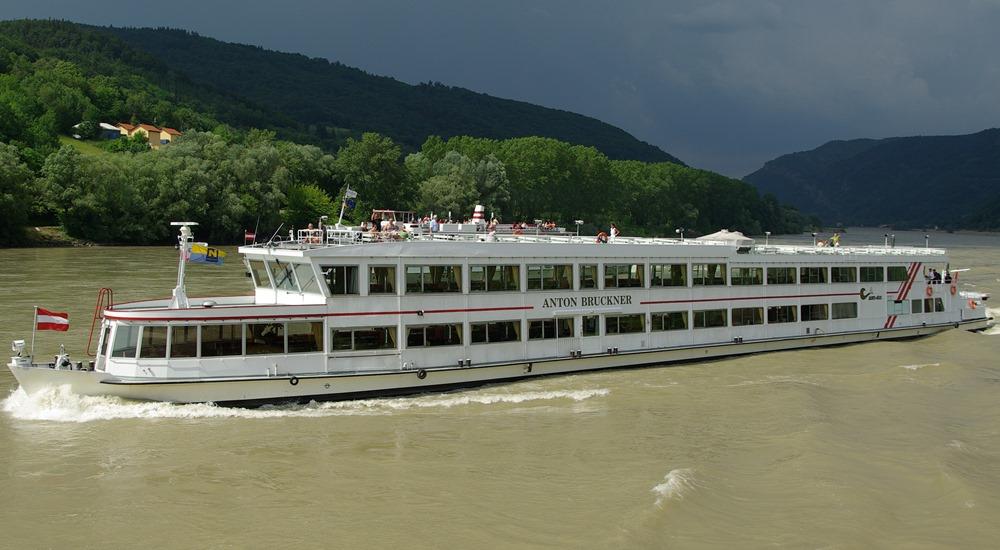 Flussschiff MS Anton Bruckner cruise ship (Donauschiffahrt Wurm + Kock)