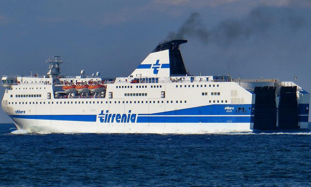 Cagliari N poles Embarcacion Tirrenia Ferries Sorrento To Cagliari