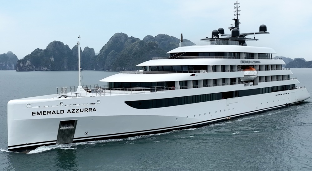 Emerald Azzurra yacht cruise ship