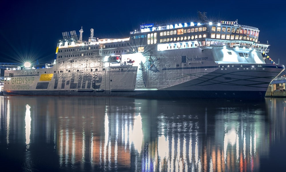 Green Ship Peter Pan ferry ship photo