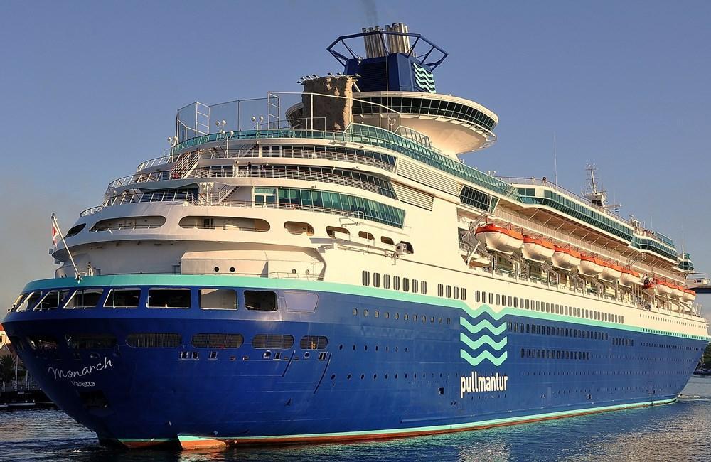 who owns pullmantur cruises