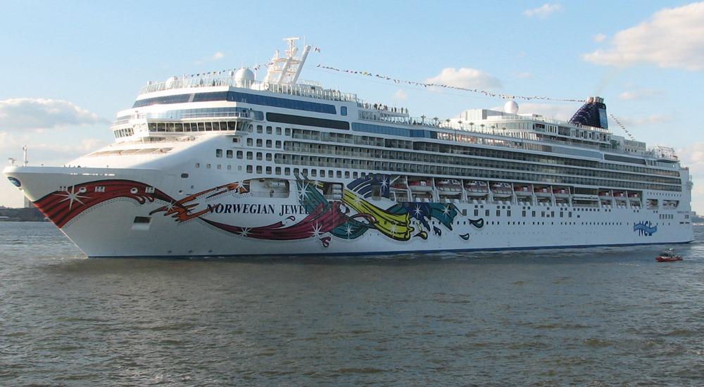 Norwegian Jewel cruise ship