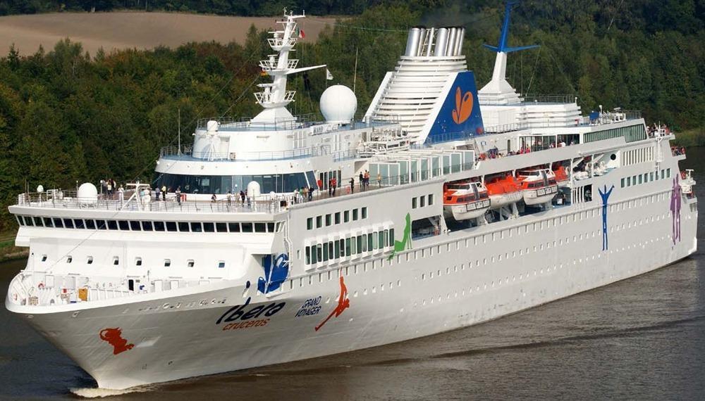 Chinese Taishan cruise ship (Grand Voyager)