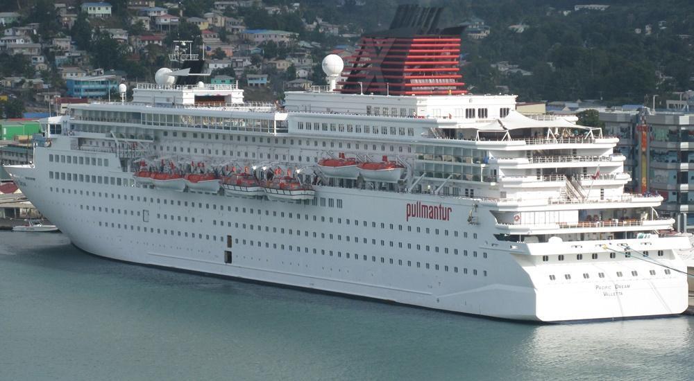 Island Star cruise ship (Pullmantur Horizon)