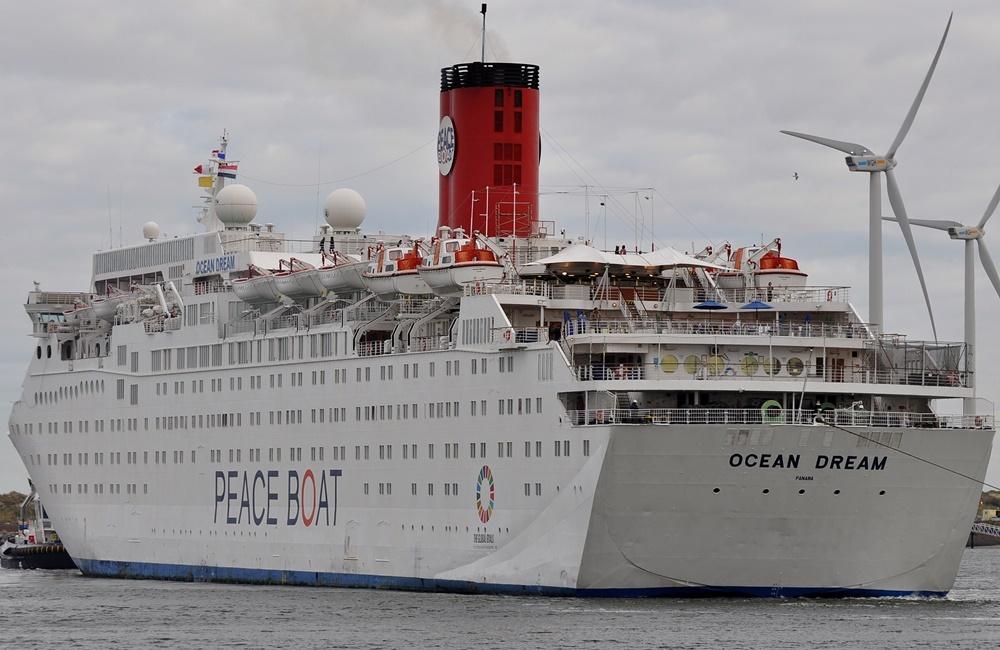 Carnival Tropicale cruise ship