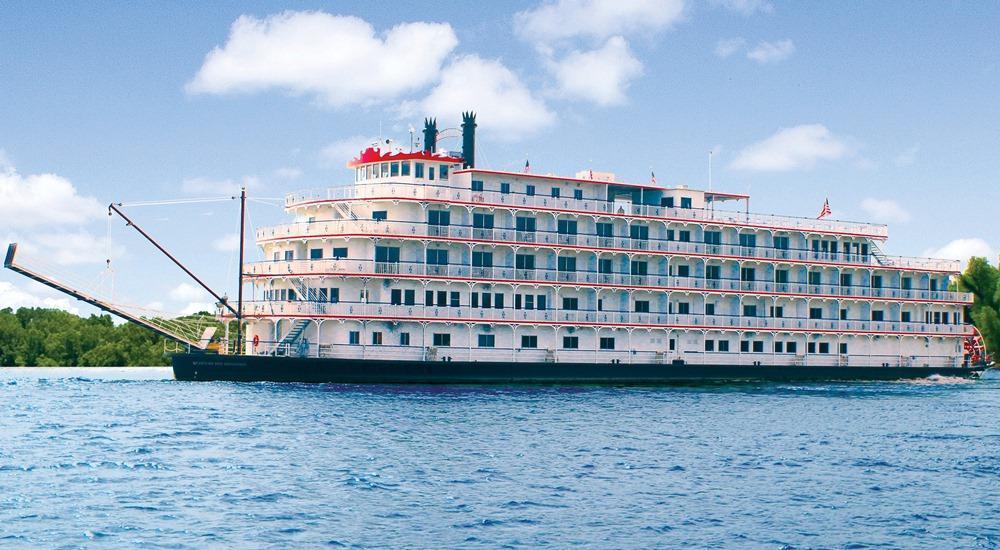 American Heritage cruise ship (Queen of the Mississippi riverboat)