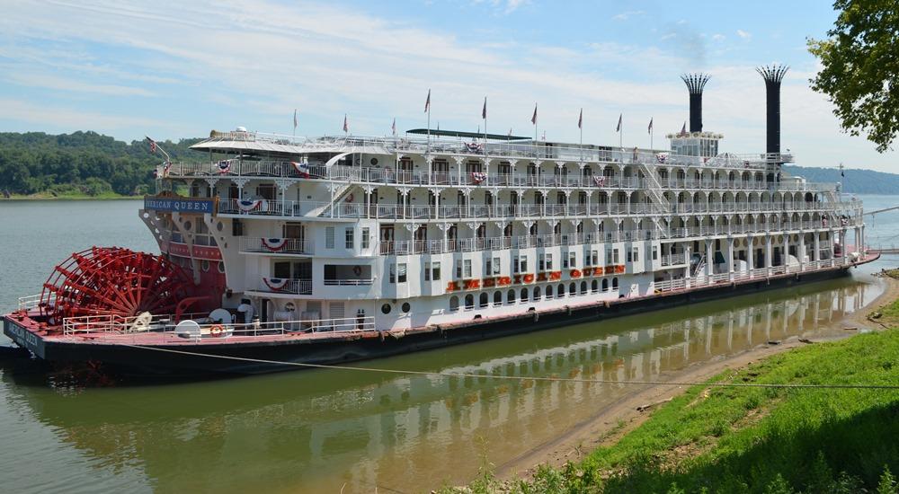 riverboat American Queen cruise ship