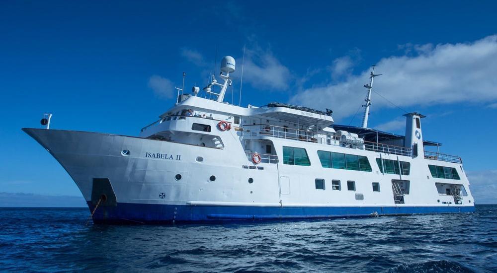 yacht Isabela II cruise ship (Galapagos)