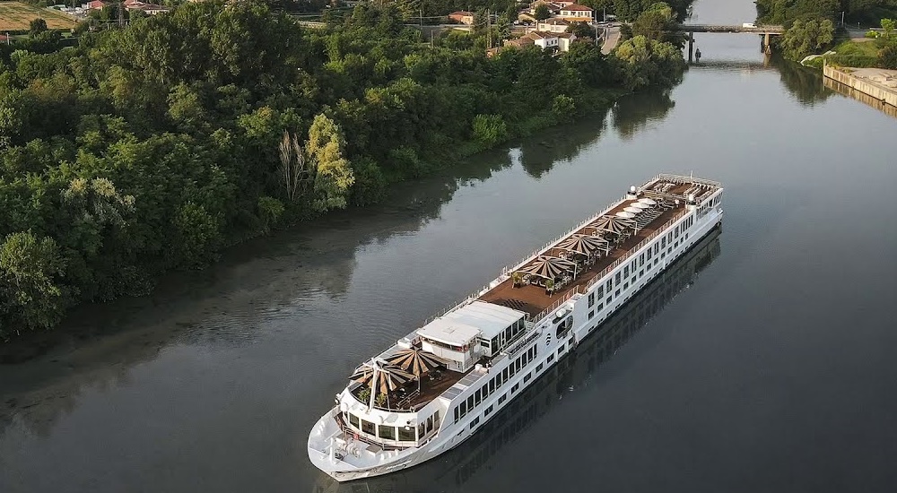 Uniworld SS La Venezia cruise ship (River Countess)