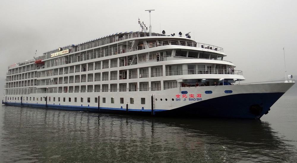 Viking Emerald cruise ship (Yangtze River, China)