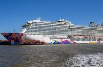Dream Cruises celebrates 1-year milestone in Singapore with MS World Dream ship