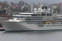 Crystal Endeavor cruise ship photo