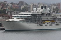 Crystal Endeavor cruise ship (Silver Endeavour)