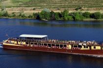 Spirit of Chartwell barge cruise ship