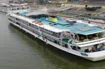 MS Ukraina cruise ship photo