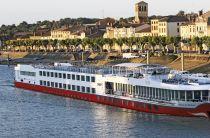 127 passengers evacuated after MS Bijou du Rhône collides with barge near Sablons