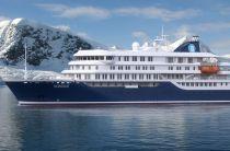 Oceanwide Expeditions offers discounted Arctic cruises with Zurich-to-Longyearbyen flight & hikes included