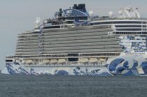 VIDEO: NCL Norwegian Prima cruise ship breaks off moorings at Zeebrugge (Belgium)