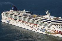 NCL Norwegian Gem passengers ferried into Venice City on small boats due to large ship ban