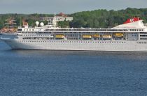 Villa Vie Odyssey cruise ship (Fred Olsen Braemar)