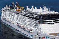 NCL-Norwegian Epic cruise ship causes oil spill in Split, Croatia